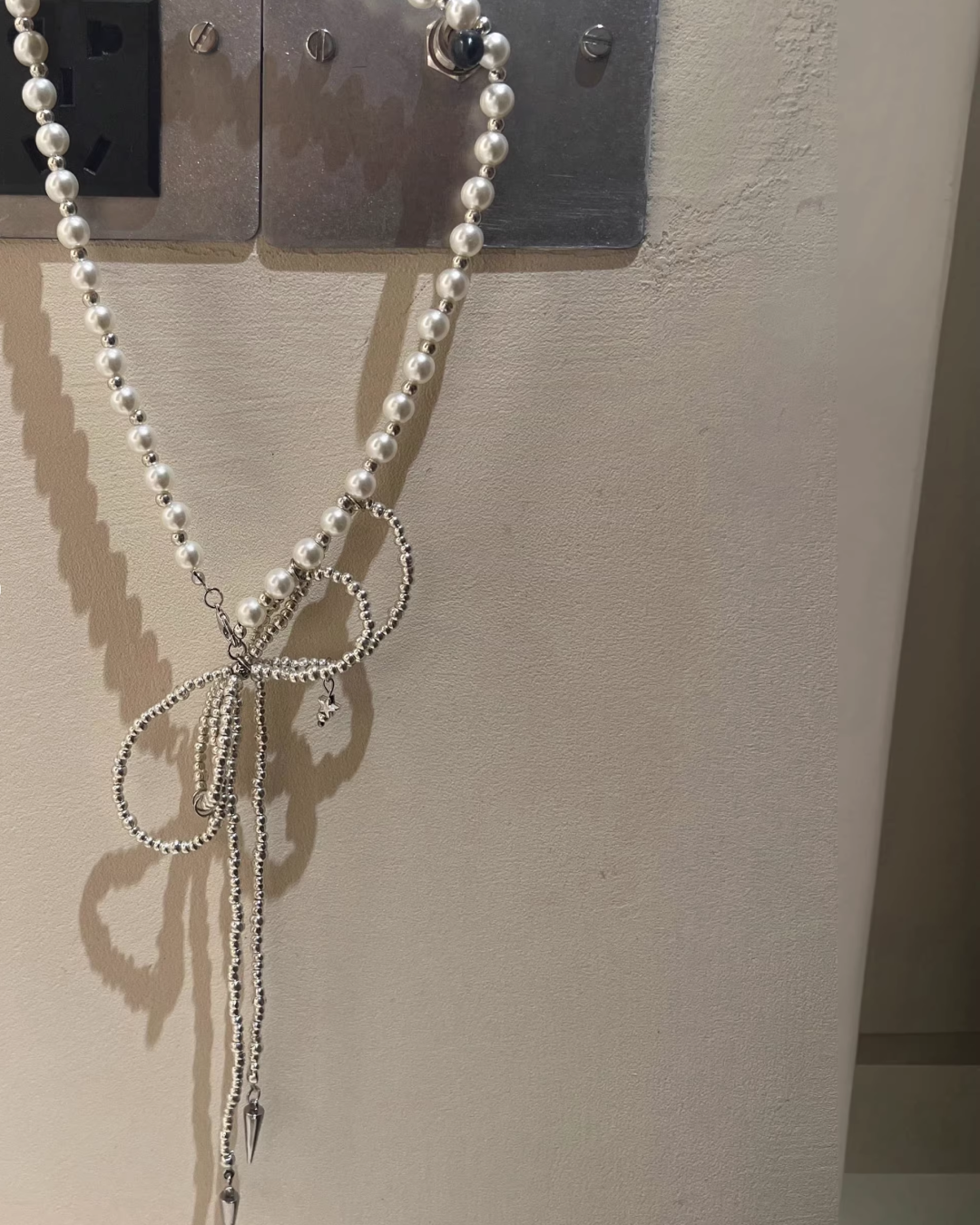 Pearl Ribbon Design Necklace AC0011