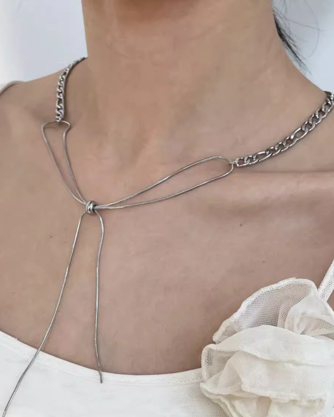 Silver Ribbon Design Necklace AC0012