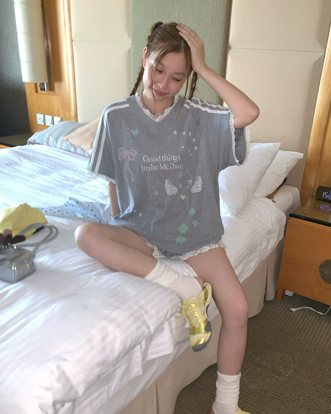 Lace Shoulder Line T-shirt TE0027