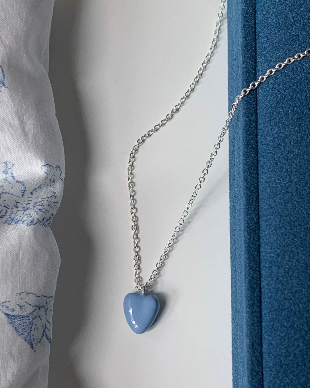 Silver Chain Blue Heart Necklace AC0050