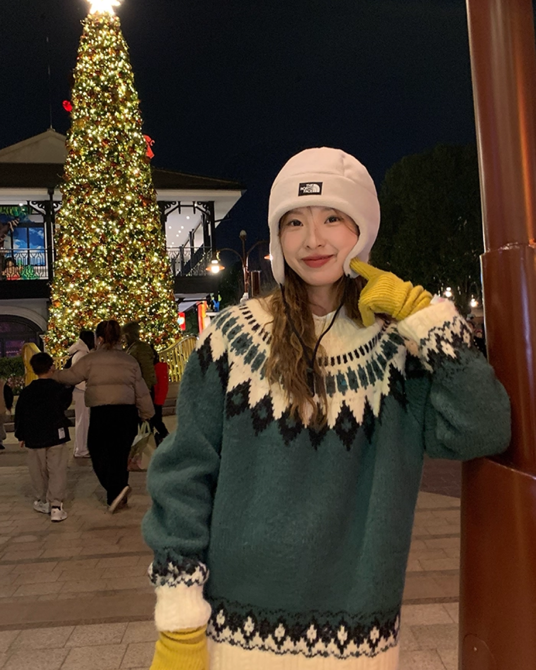 Nordic Pattern Knit Sweater B0012