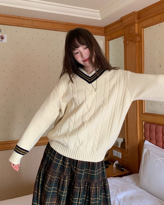 Cable Knit Sweater B0022