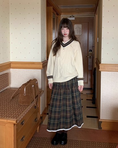 Cable Knit Sweater B0022