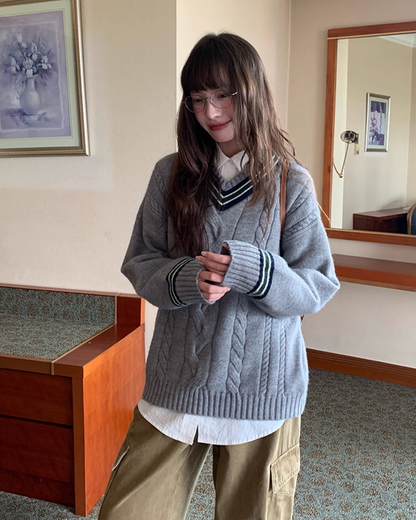Cable Knit Sweater B0022