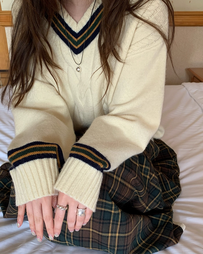 Cable Knit Sweater B0022