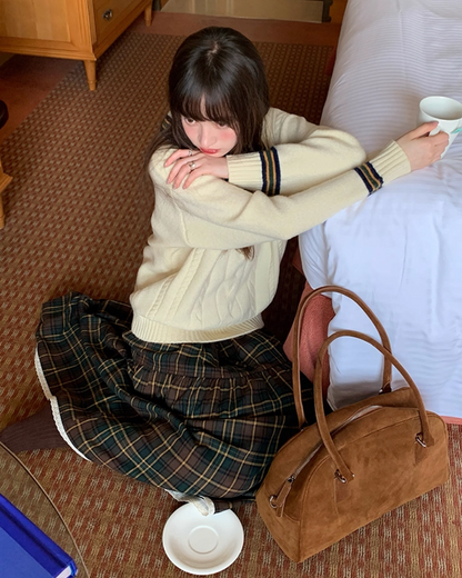 Cable Knit Sweater B0022