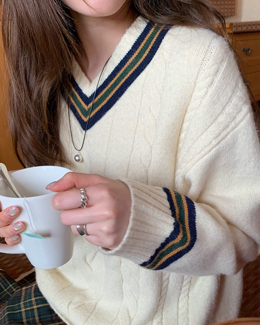 Cable Knit Sweater B0022