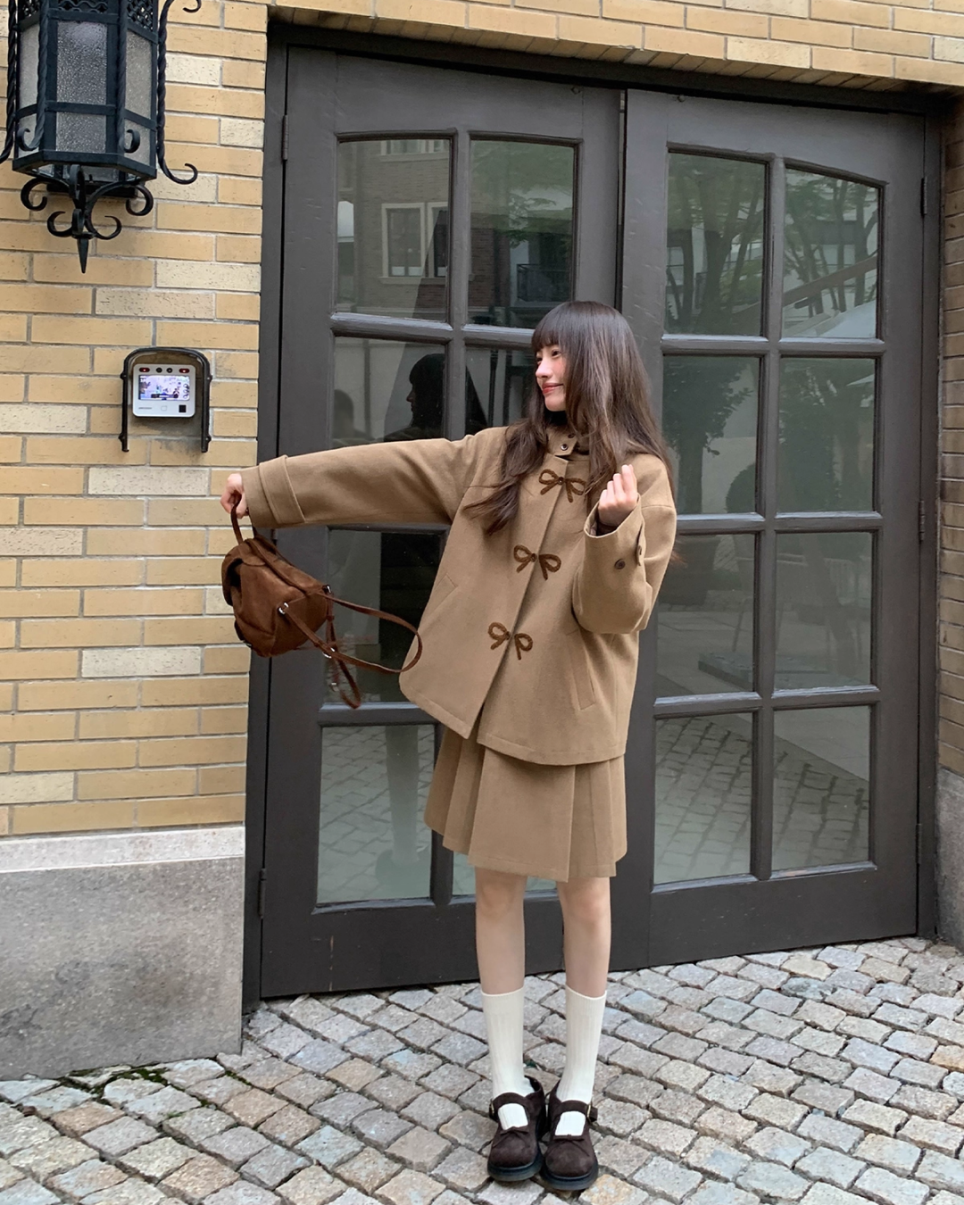 Brown Botton Ribbon Design Matching cloth BU0045