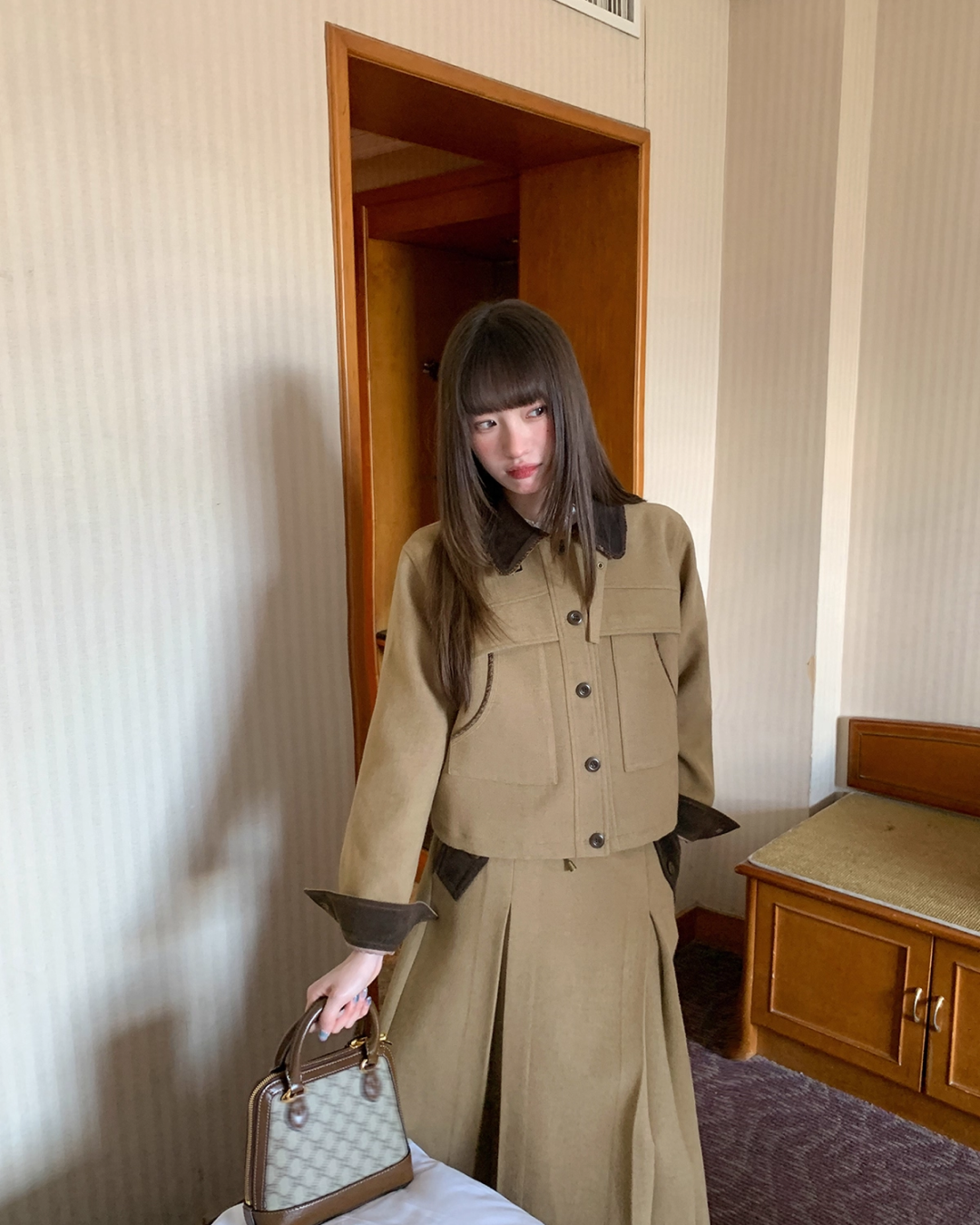 Brown Collar Switching Matching cloth BU0046