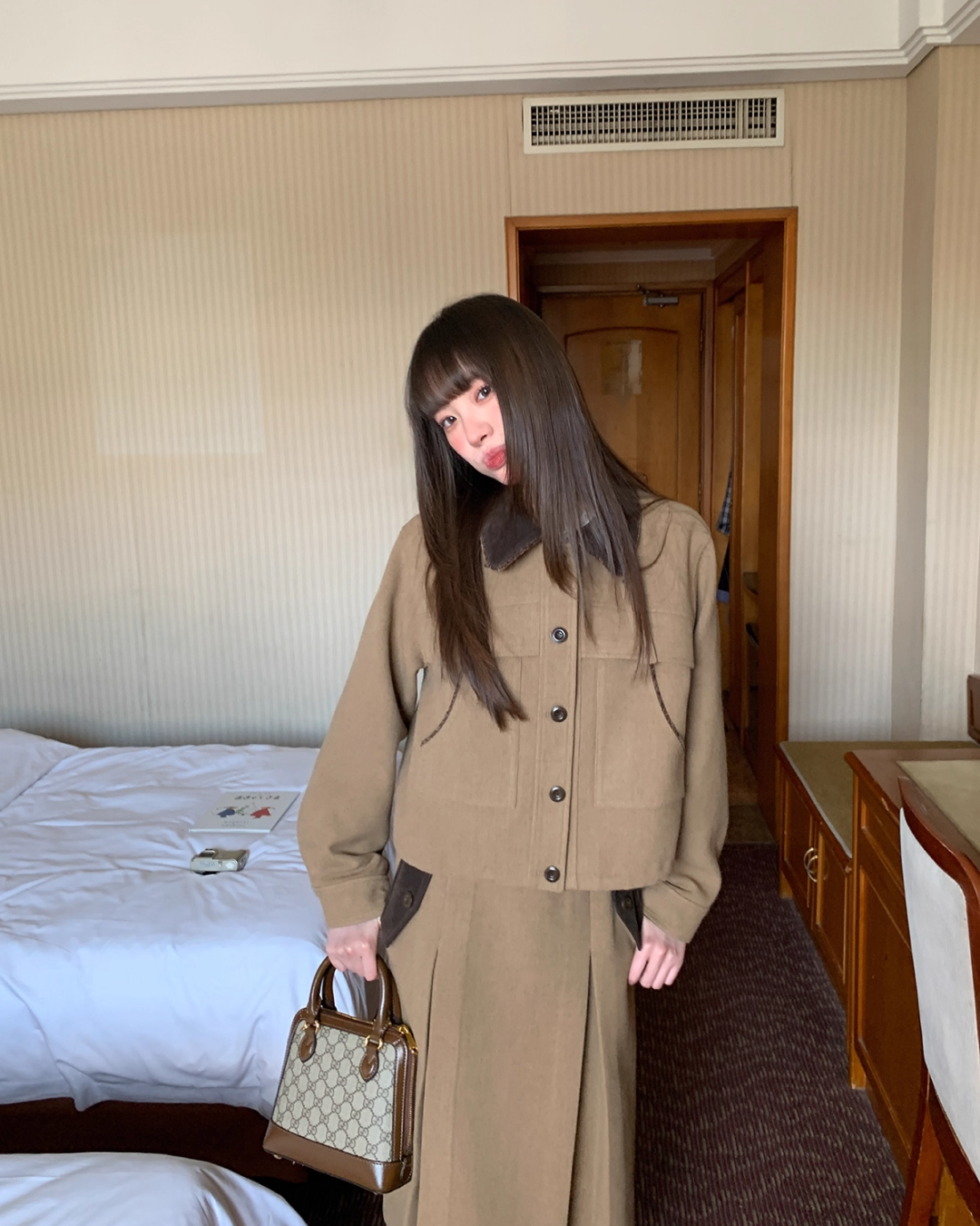 Brown Collar Switching Matching cloth BU0046