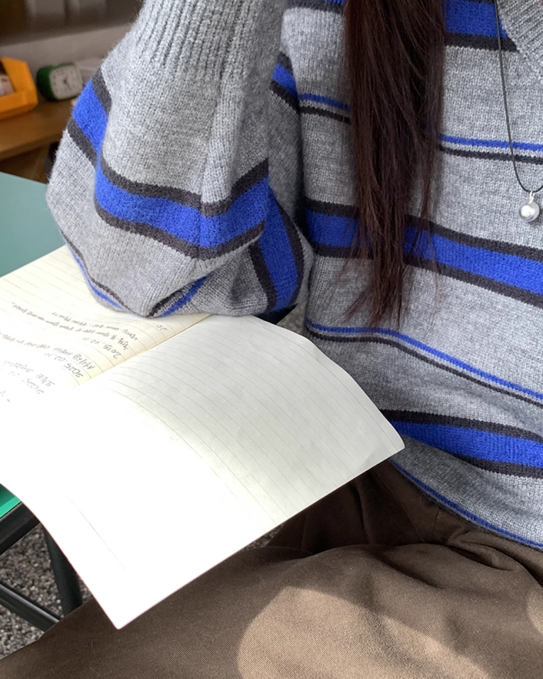 Stripe V-neck Knit BU0064