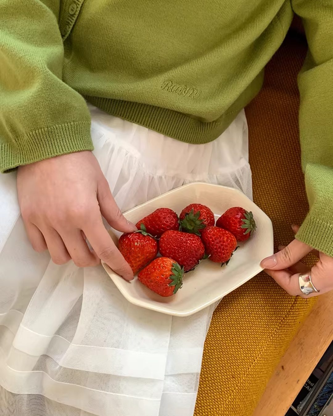 Color Accent Button Cardigan BU0116