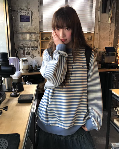 Border Chest Star Sweatshirt BU0140