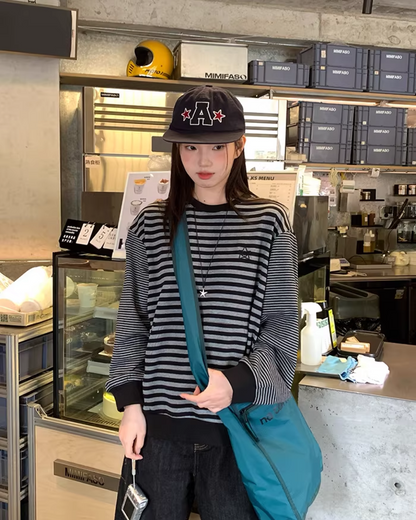 Border Chest Star Sweatshirt BU0140