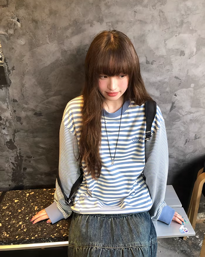 Border Chest Star Sweatshirt BU0140