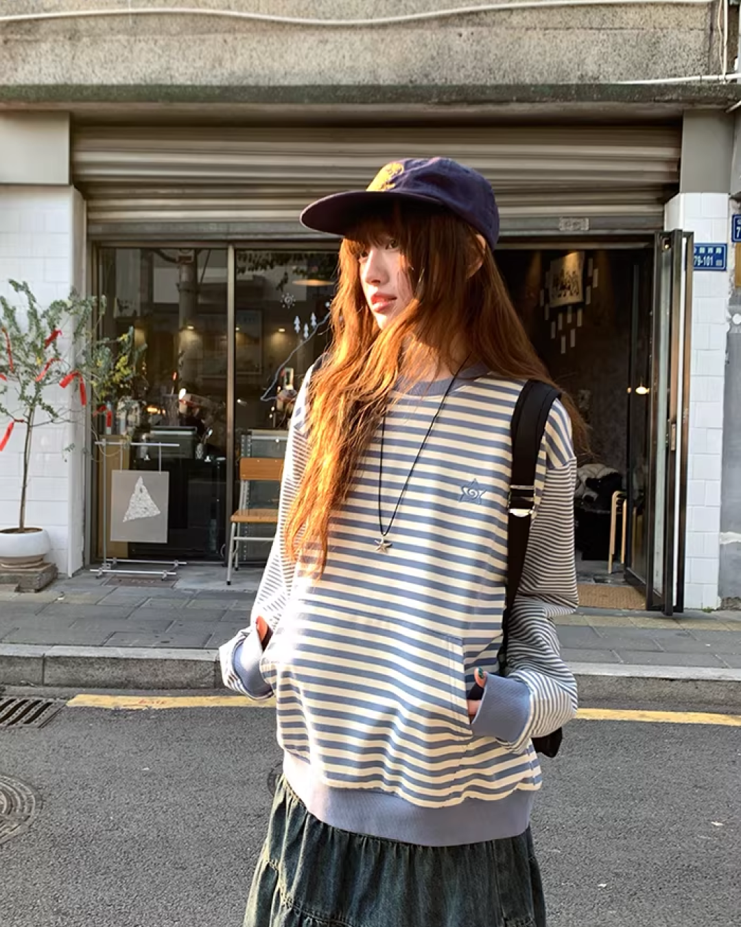 Border Chest Star Sweatshirt BU0140