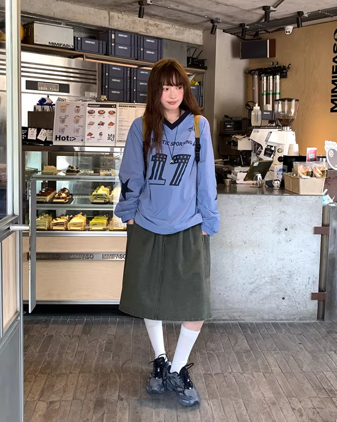 Nylon Print V-neck Shirt BU0142