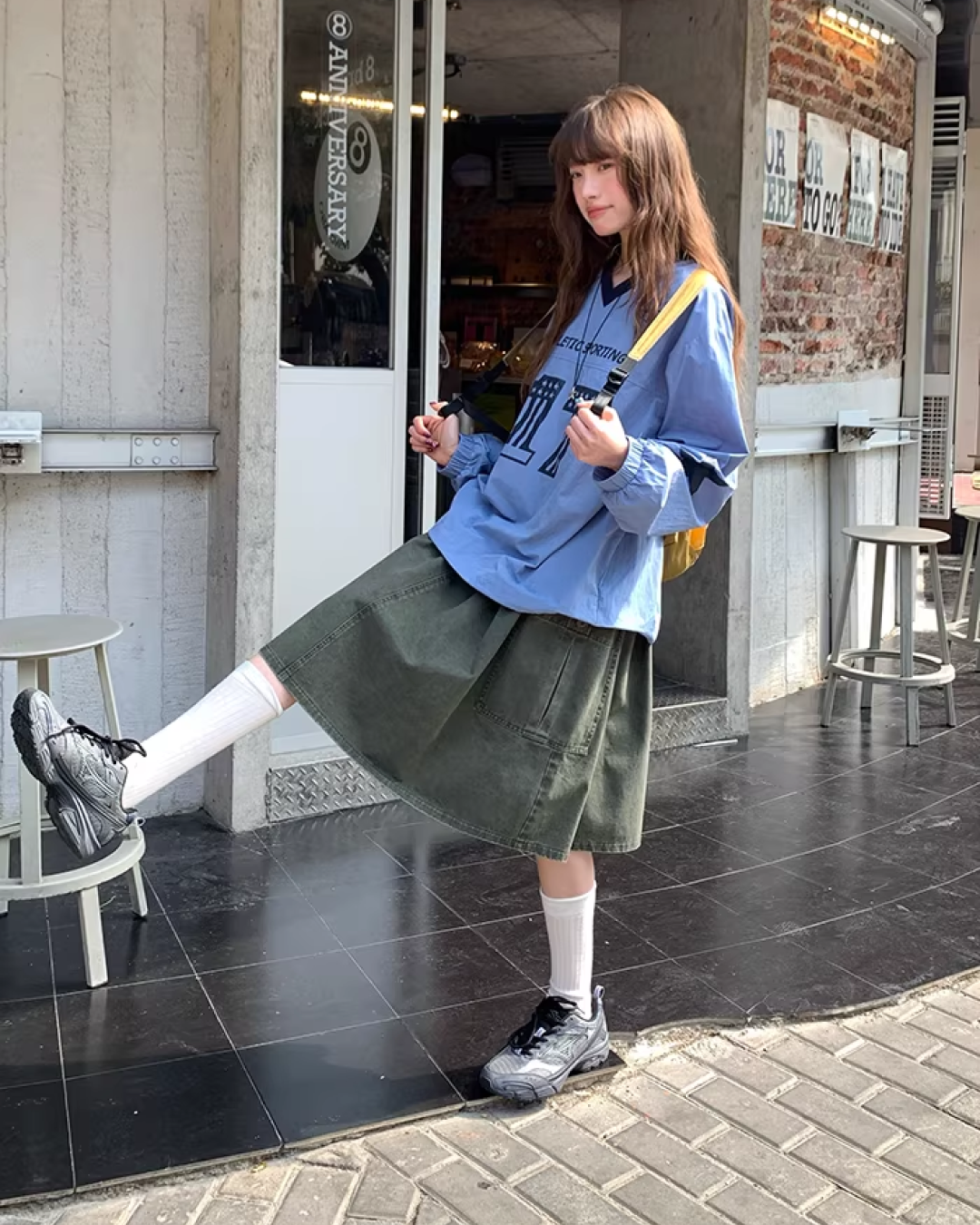 Nylon Print V-neck Shirt BU0142