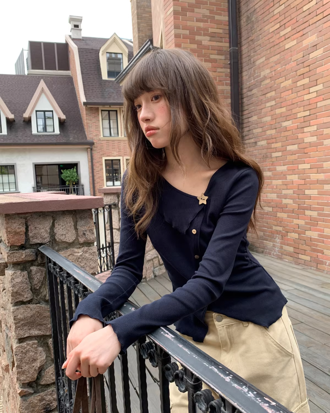 Accent Button Knit BU0165