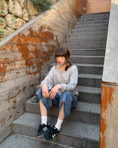 Off-shoulrer Zip Sweatshirt BU0170