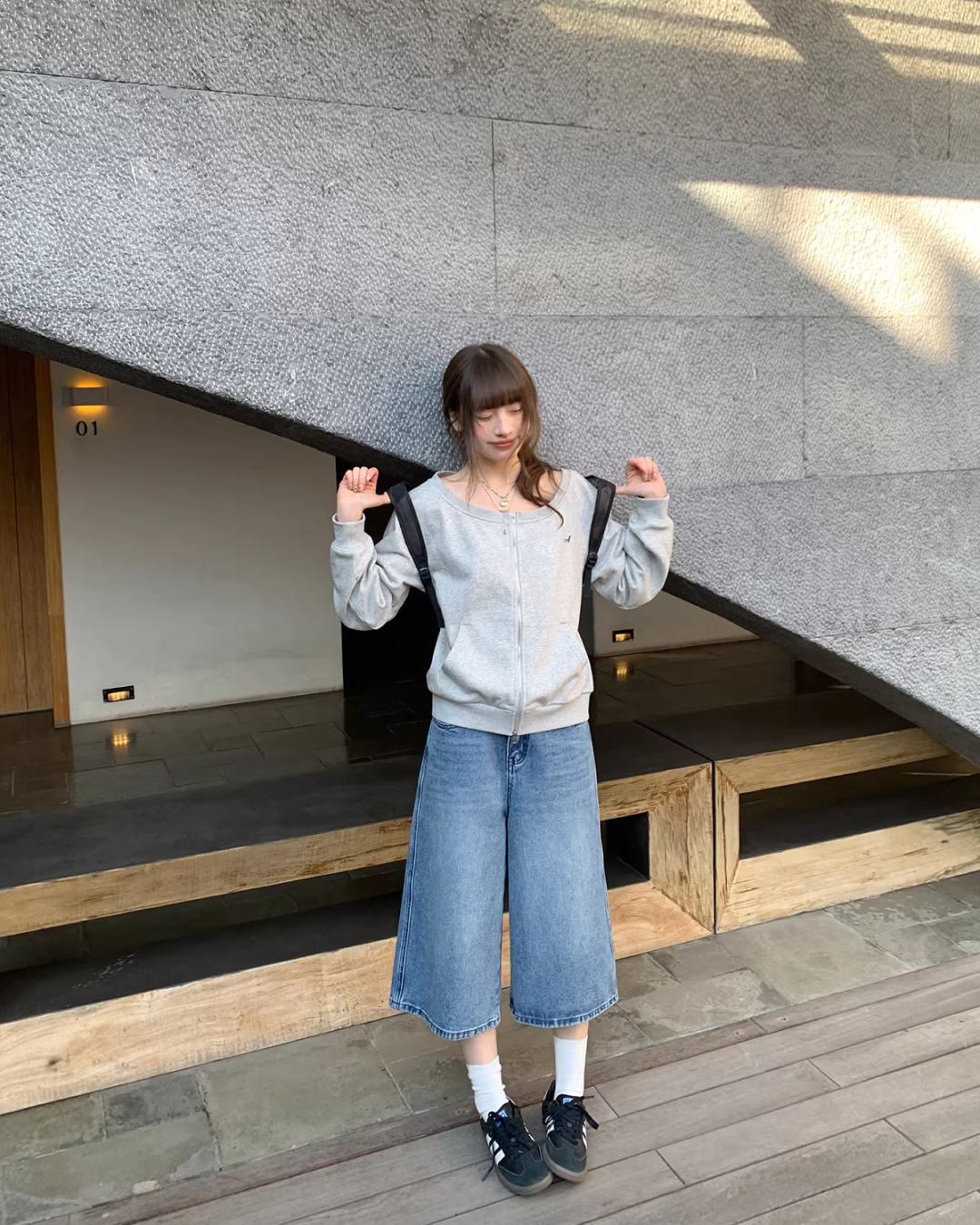 Off-shoulrer Zip Sweatshirt BU0170