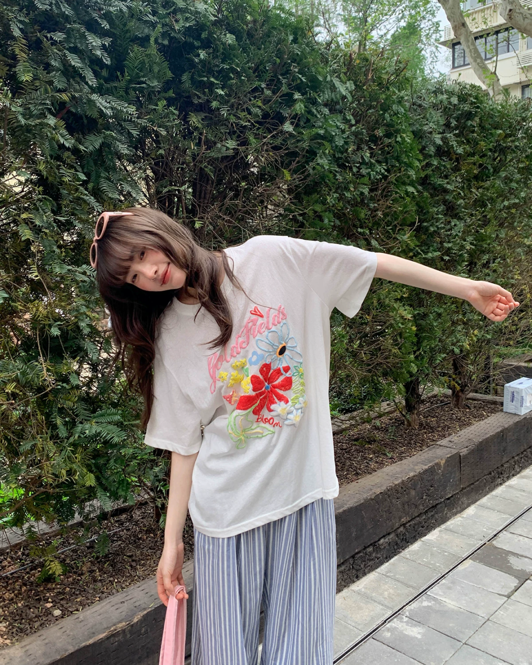 Flower Embroidery T-shirt BU0208
