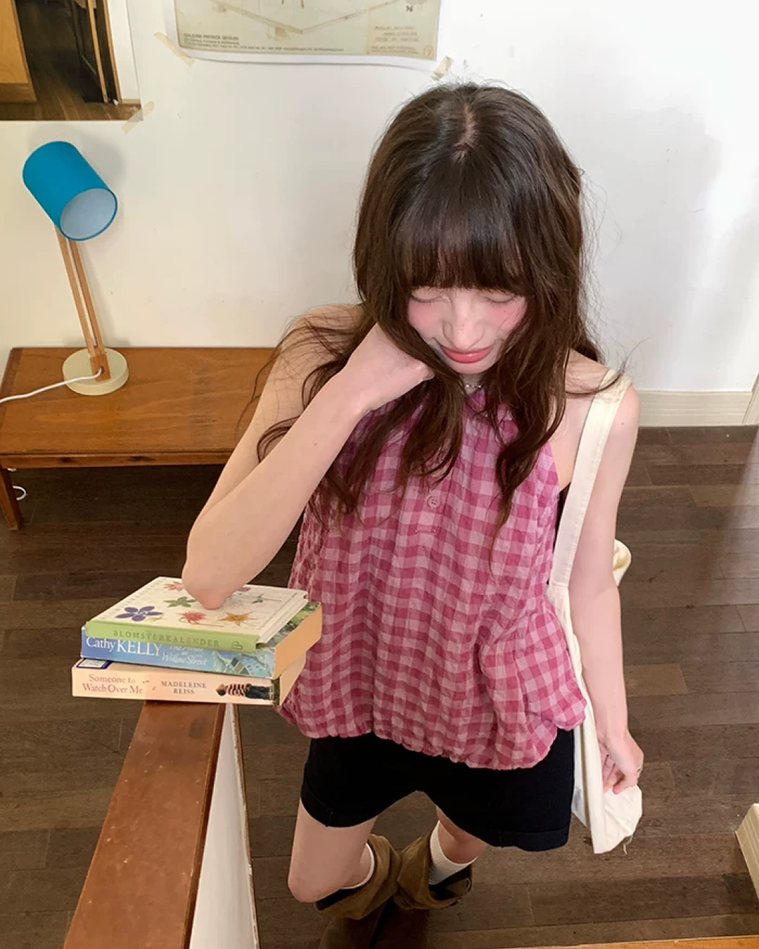 Sleeveless Plaid Pattern Shirt  BU0219