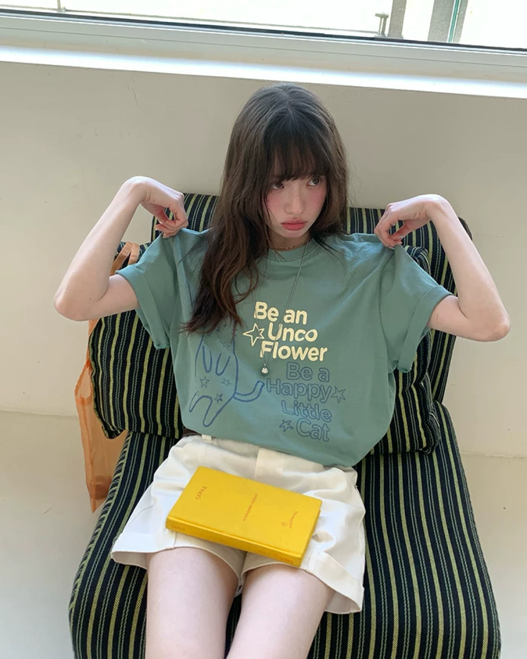 Cat Lettering T-shirt BU0242