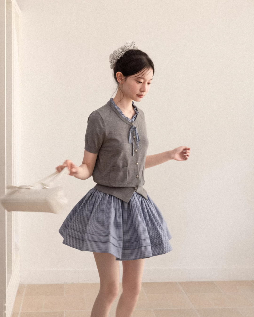 Layerd Gray Knit Shirt & Blue Check Skirt CA0029