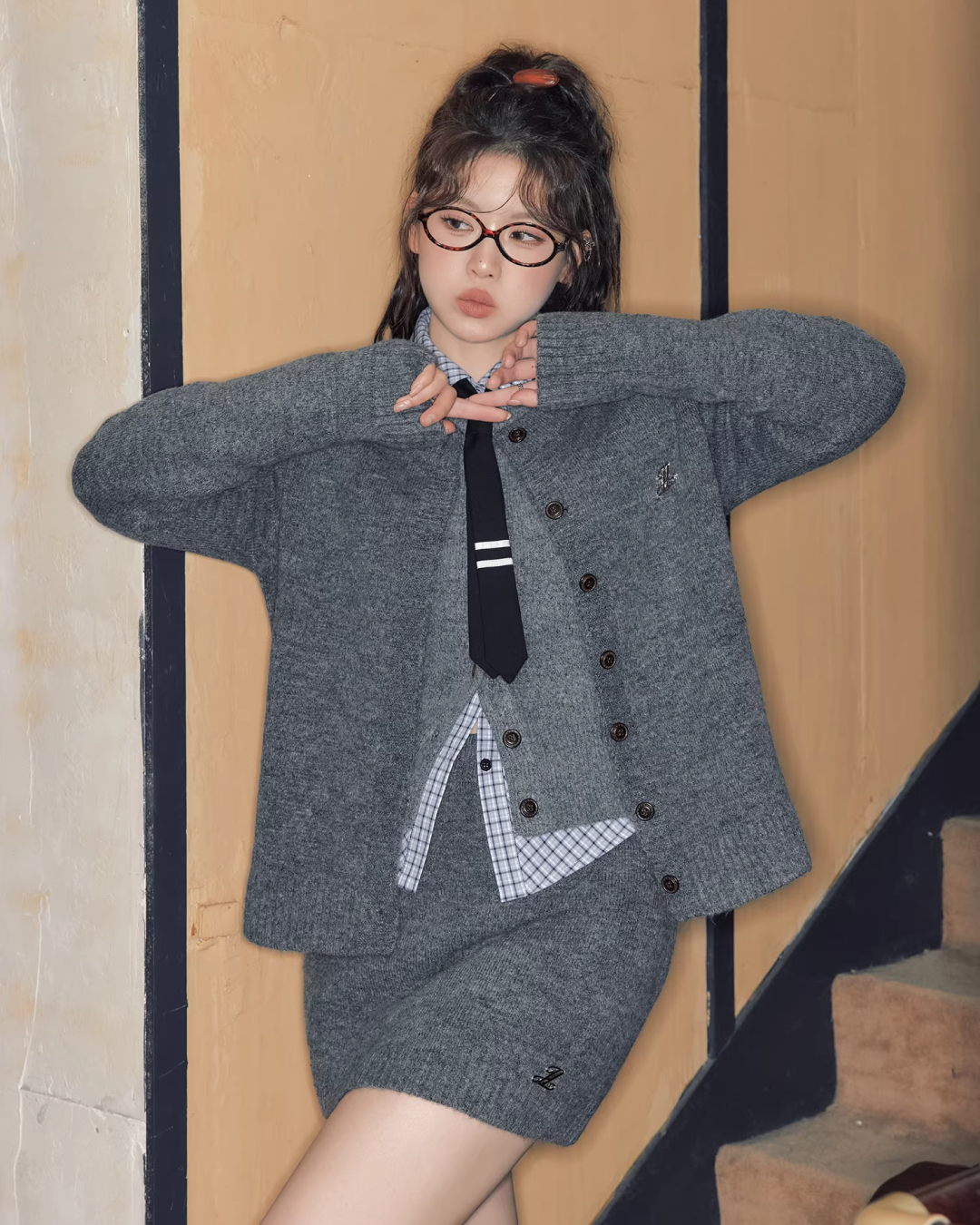 Gray Knit Matching cloth & Blue Plaid Shirt JU0006