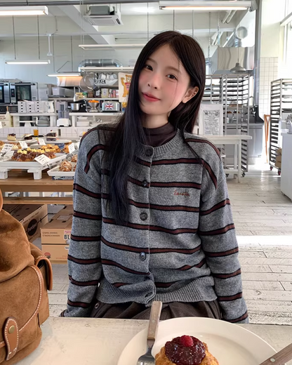 Lateral-striped Knit Cardigan  WH0005